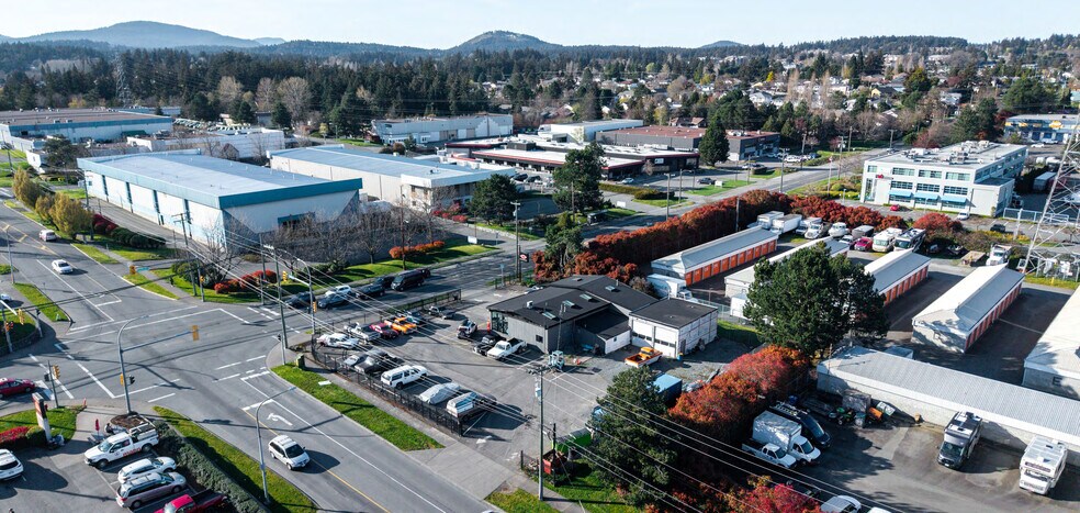 More Photos Of 4233 Glanford Av, Victoria General Retail For Sale