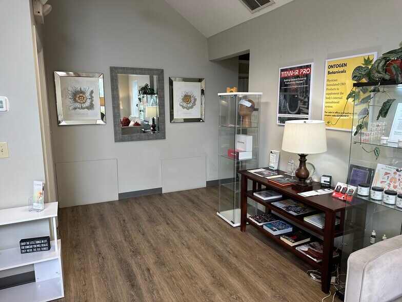 More Photos Of 1000 Main St, Port Jefferson Office For Sale