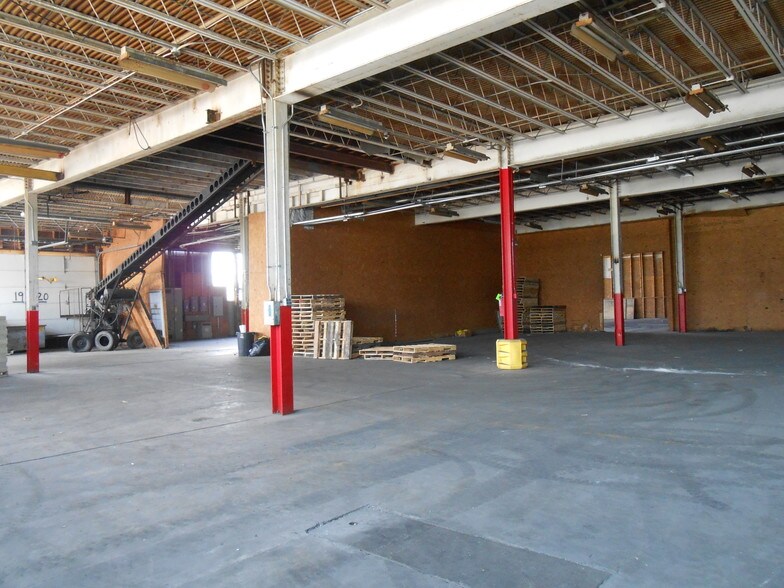 More Photos Of 300 Moss Hill Ln, Salisbury Warehouse For Lease