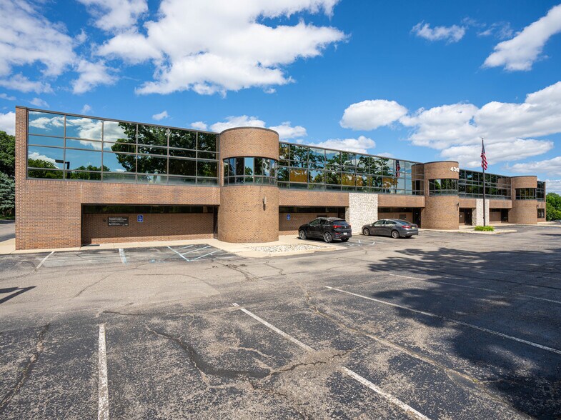 Primary Photo Of 43494 Woodward Ave, Bloomfield Hills Medical For Lease