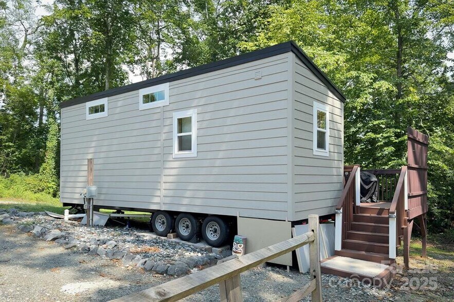 More Photos Of 127 Deer Hill Ln, Weaverville Specialty For Sale