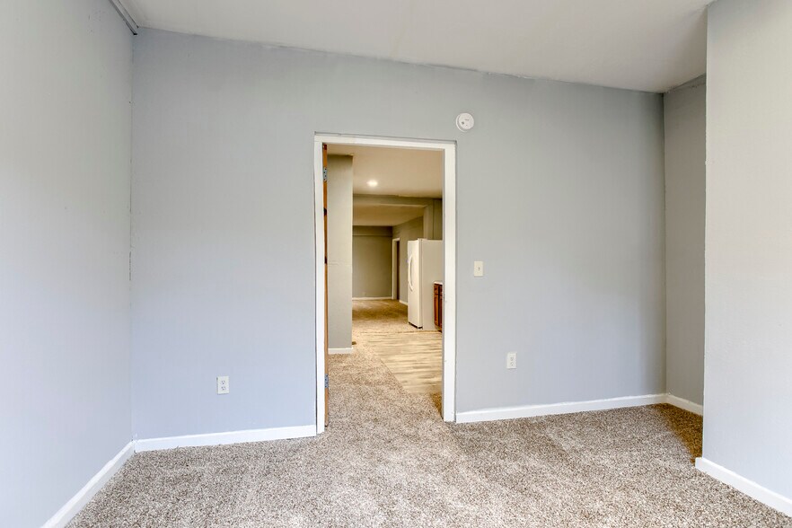 More Photos Of 1127 Merriam Ln, Kansas City Apartments For Sale