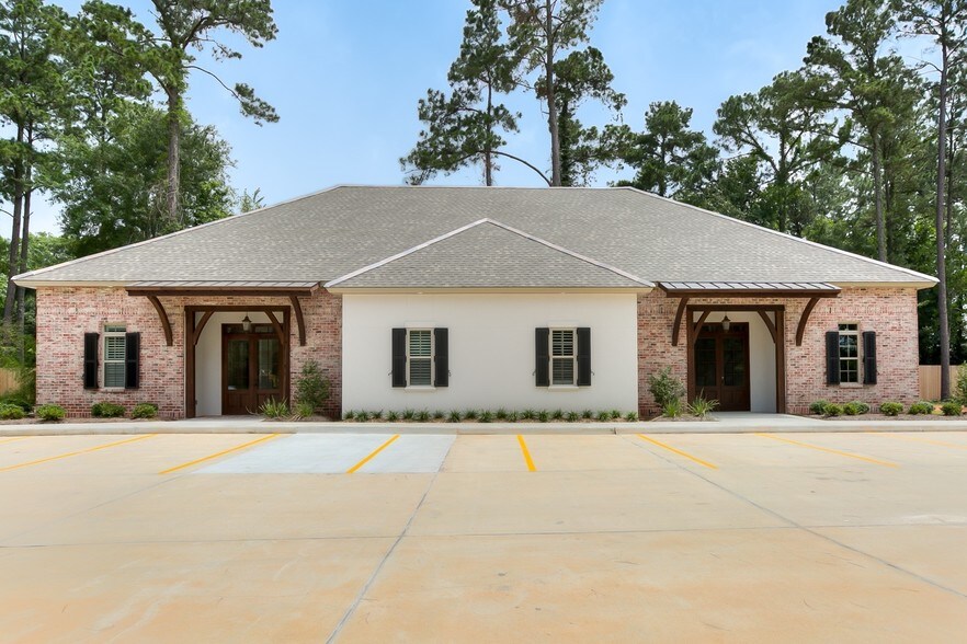 More Photos Of 102 Fontainbleau Dr, Mandeville Office For Sale