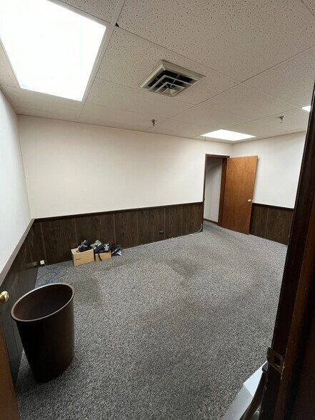 More Photos Of 245 Erie St, Huntington Industrial For Sale