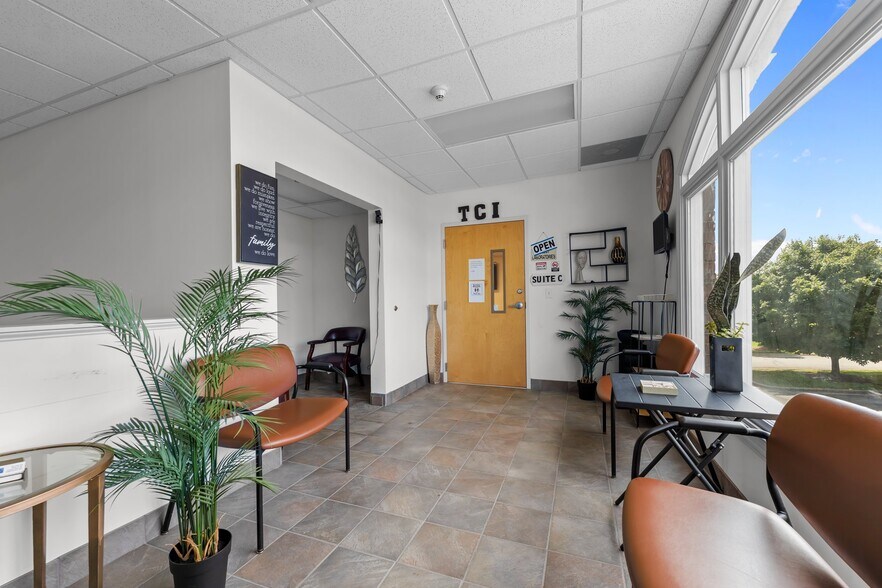 More Photos Of 2961 Crouse Ln, Burlington Medical For Lease