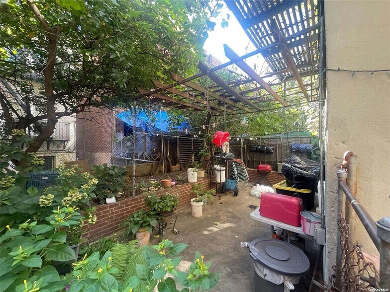 More Photos Of 9926 41st Ave, Corona Apartments For Sale