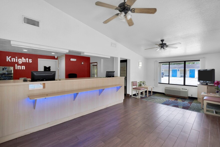 More Photos Of 8285 Dix Ellis Trl, Jacksonville Hotel For Sale