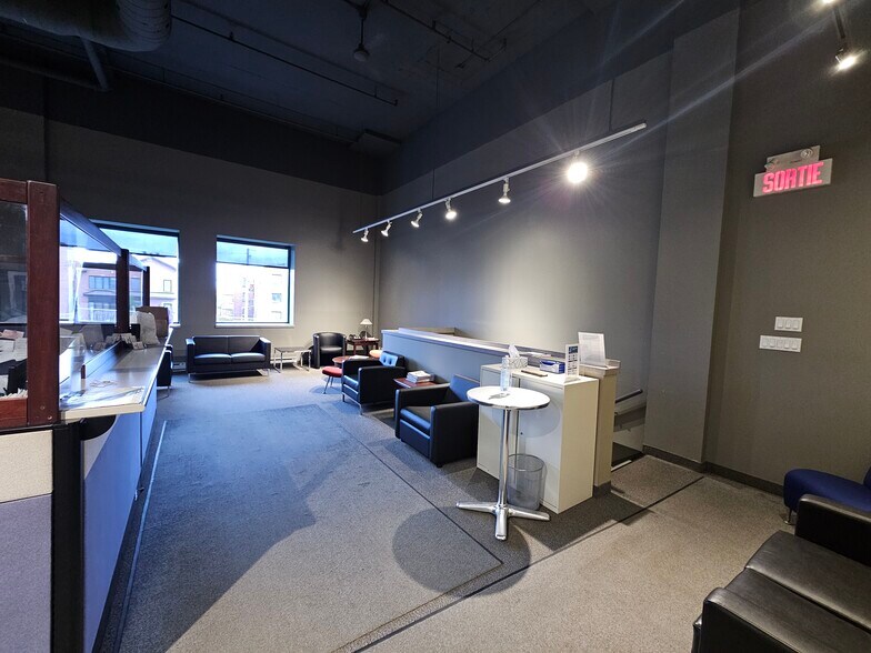 More Photos Of 25 Rue Saint-Jacques, Montréal Manufacturing For Sale