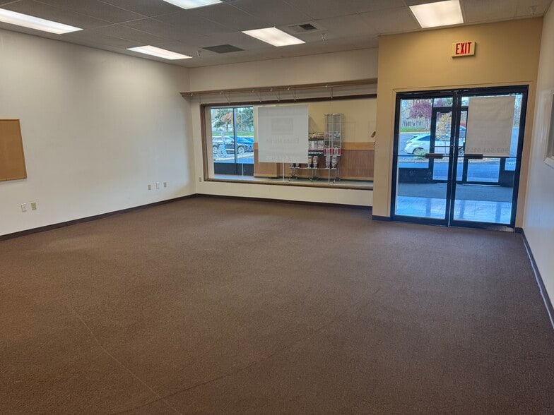 More Photos Of 4000 W Dimond Blvd, Anchorage General Retail For Lease