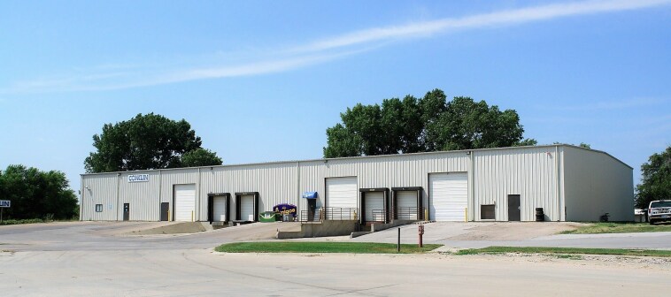 More Photos Of 4700 Douglas Cir, Lincoln Light Distribution For Sale