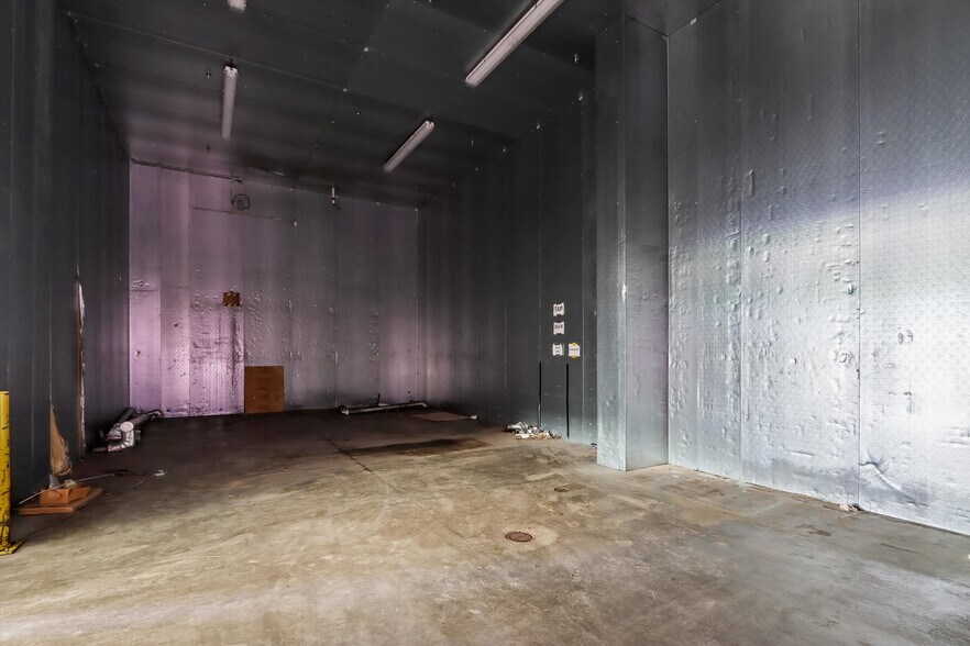 More Photos Of 903 Quarry Rd, Coralville Storefront For Sale