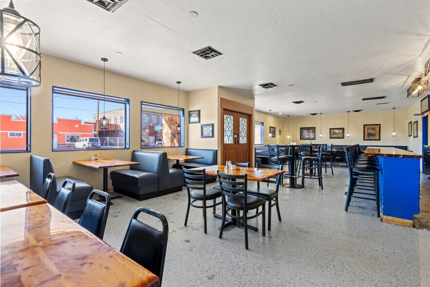 More Photos Of 2126 Broadway st, Malin Sports And Entertainment For Sale