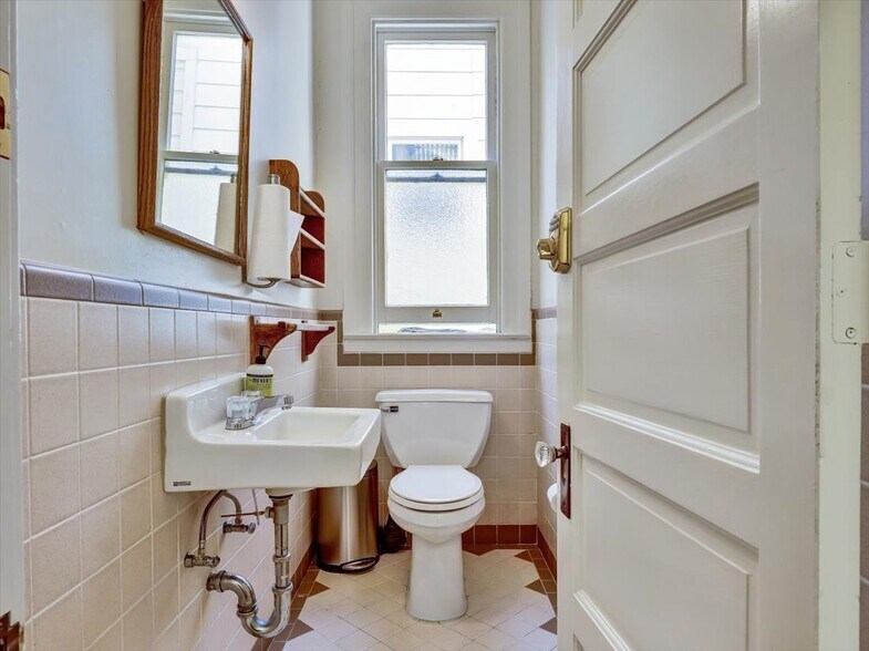 More Photos Of 2250 Union St, San Francisco Storefront Retail Office For Lease