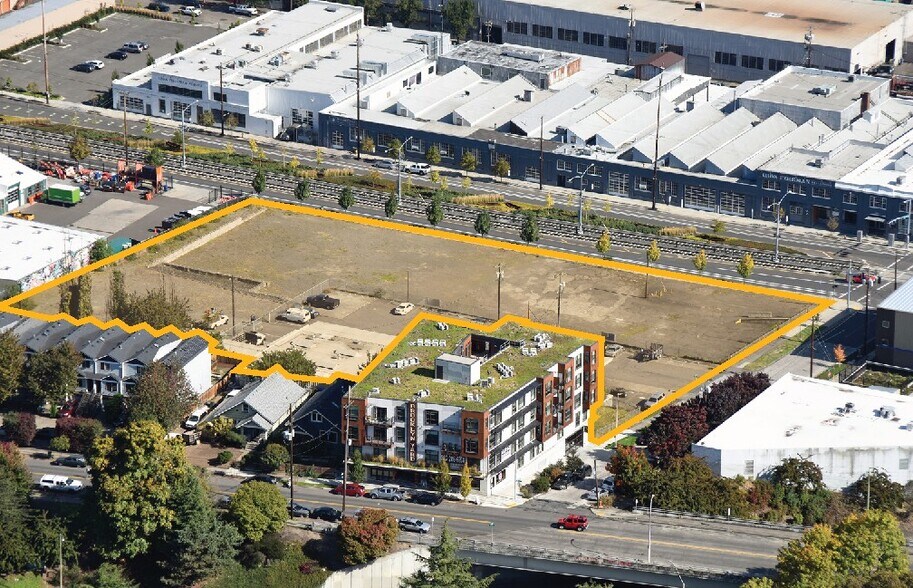 More Photos Of SE 17th Avenue & SE Schiller St, Portland Land For Sale