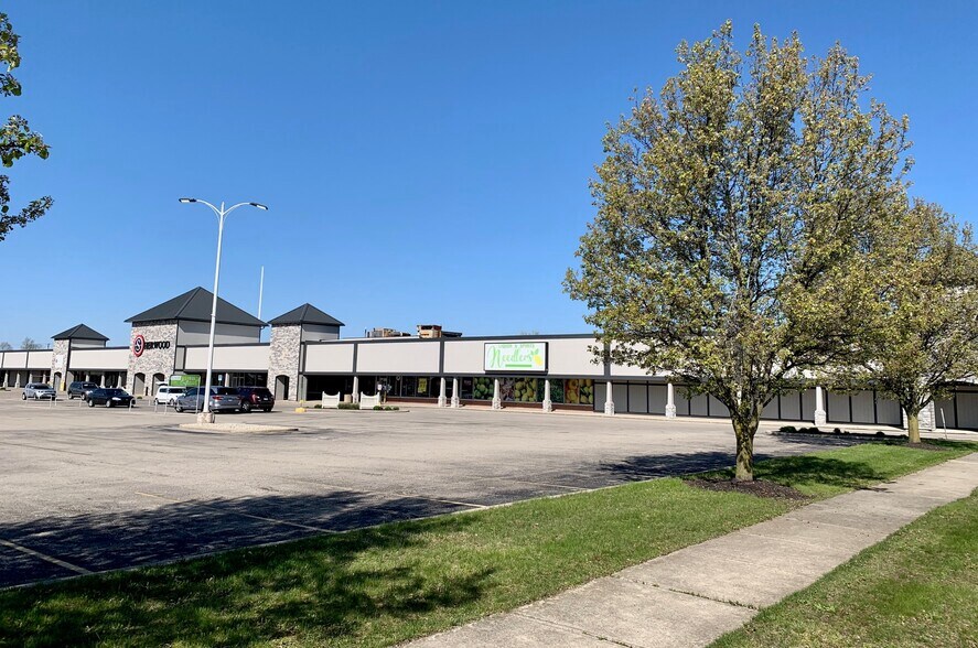 More Photos Of 900-982 N Market St, Troy Unknown For Lease