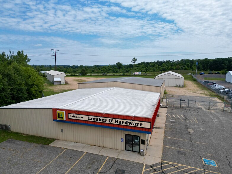 More Photos Of 804 N Union St, Mauston Freestanding For Lease