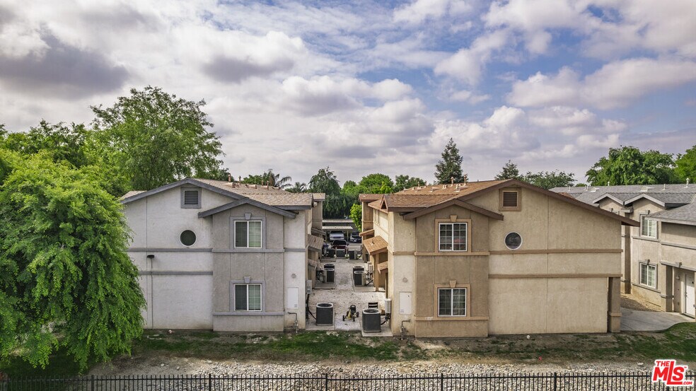 More Photos Of 331 Pacheco Rd, Bakersfield Apartments For Sale