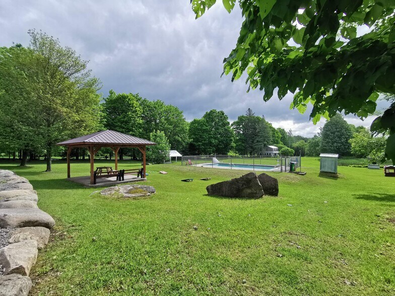 More Photos Of 2351 Rang 2E, Sainte-justine-de-newton Trailer Camper Park For Sale