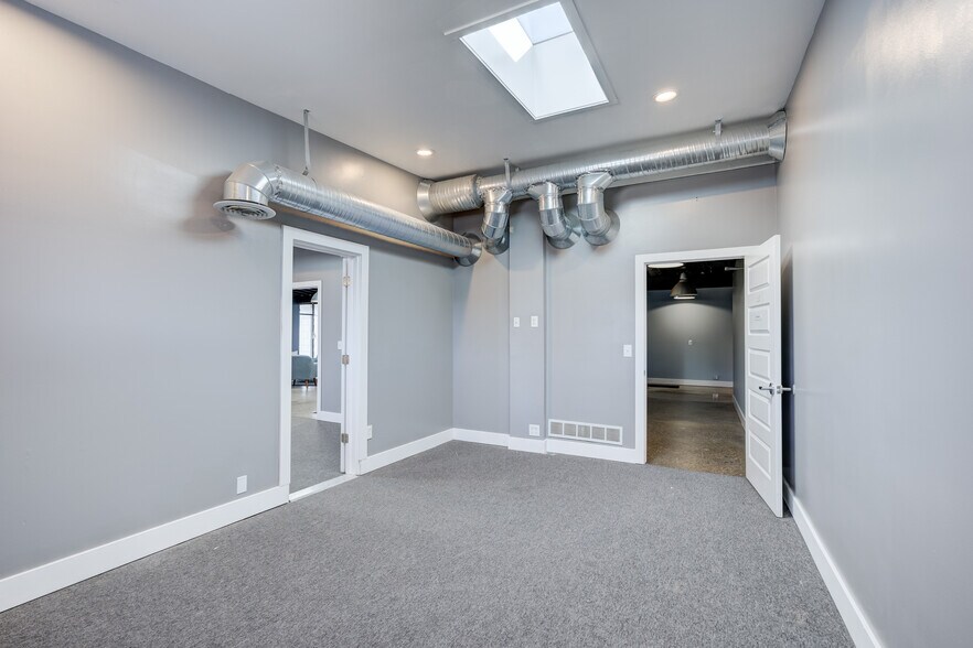 More Photos Of 628 E Parent Ave, Royal Oak Office Residential For Lease