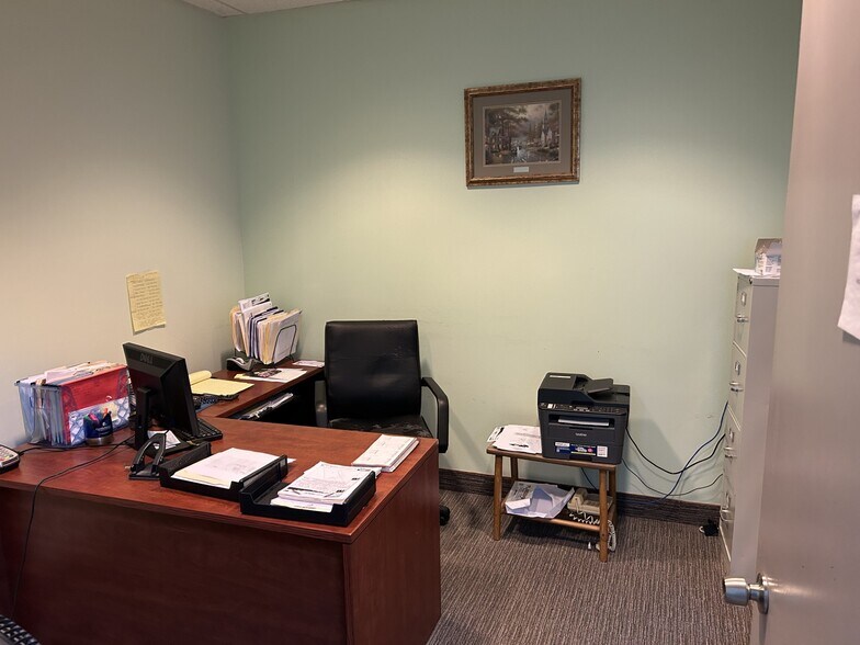 More Photos Of 755 Park Ave, Huntington Medical For Sale