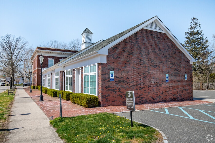 More Photos Of 1 Hampton Rd, Southampton Storefront Retail Office For Sale