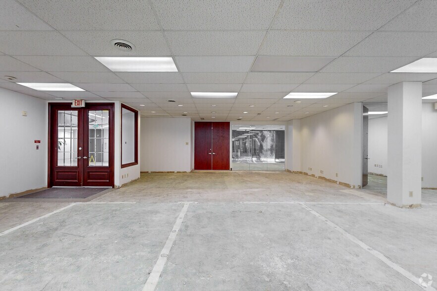 More Photos Of 2655 Villa Creek Dr, Dallas Office For Lease