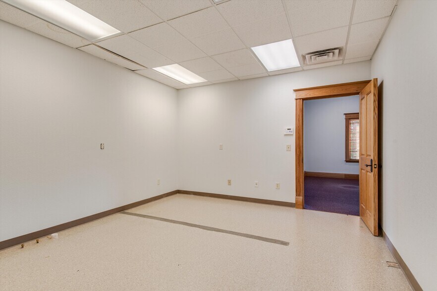 More Photos Of 512 5th St, Berthoud Office For Lease