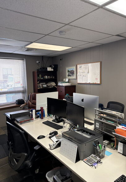 More Photos Of 150 Hobart St, Hackensack Warehouse For Lease