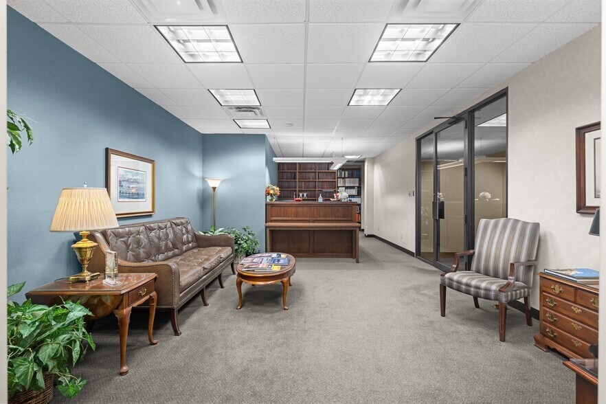 More Photos Of 1411 West Ave, Austin Office For Sale