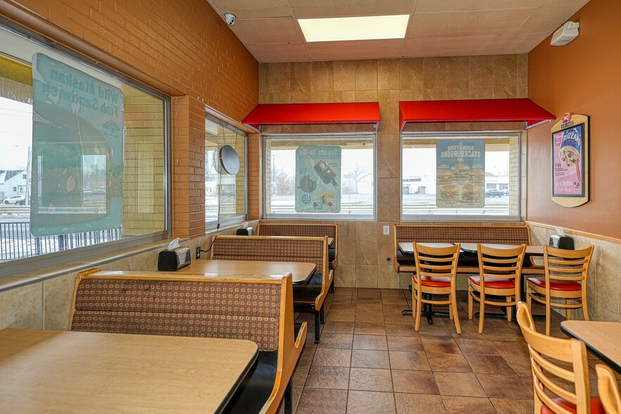 More Photos Of 1535 Memorial Dr, Chicopee Restaurant For Sale
