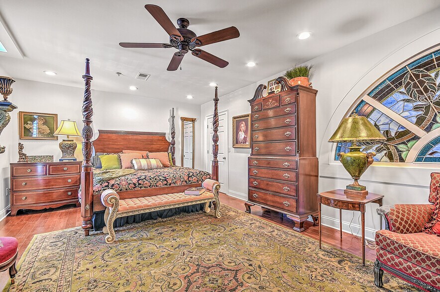 More Photos Of 220 Broad St, Kingsport Flex For Sale