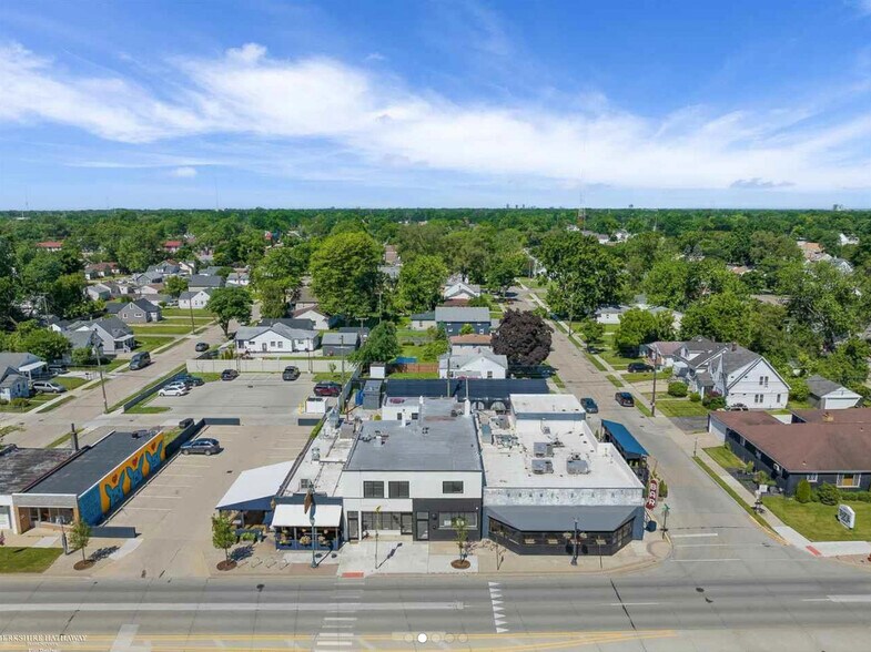 More Photos Of 23831-23833 John R Rd, Hazel Park Storefront Retail Residential For Lease