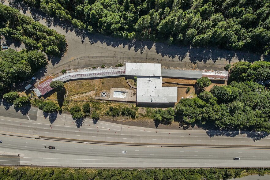 More Photos Of 4221 Siskiyou Ave, Dunsmuir Hotel For Sale