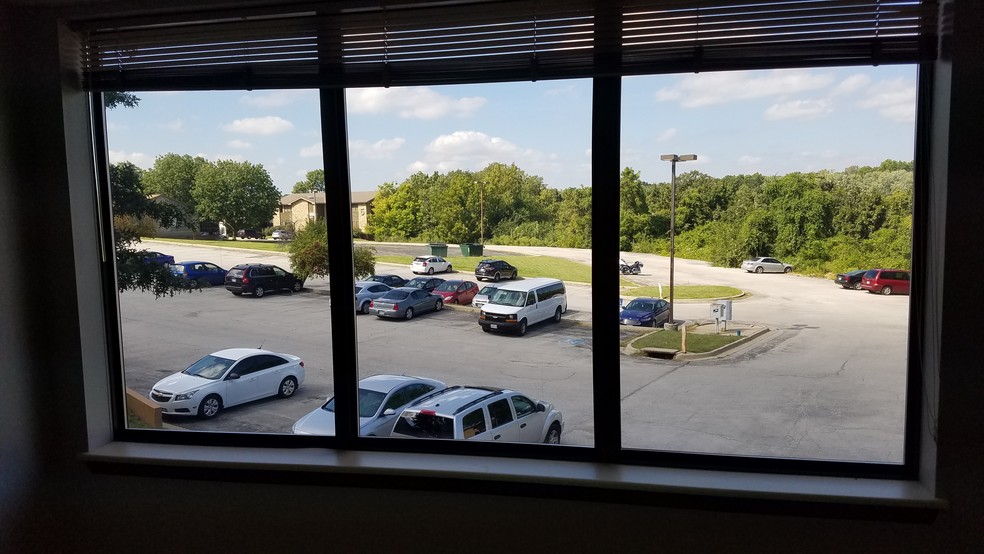 More Photos Of 4228 S Hocker Dr, Independence Office For Sale