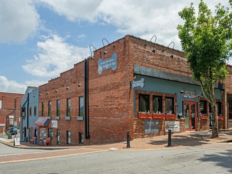 More Photos Of 44 Church St, Waynesville Storefront Retail Residential For Sale