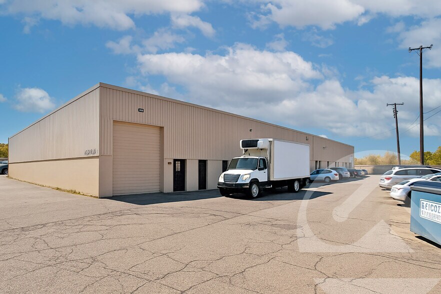 Primary Photo Of 2216-2276 E Fourteen Mile Rd, Warren Manufacturing For Lease