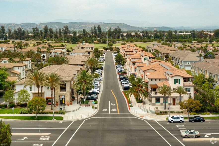 More Photos Of 211 Village Commons Blvd, Camarillo Storefront Retail Residential For Lease
