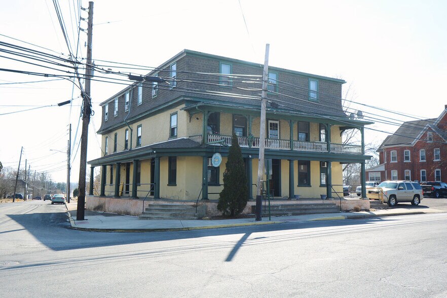 More Photos Of 101 S Main St, Richlandtown Restaurant For Sale