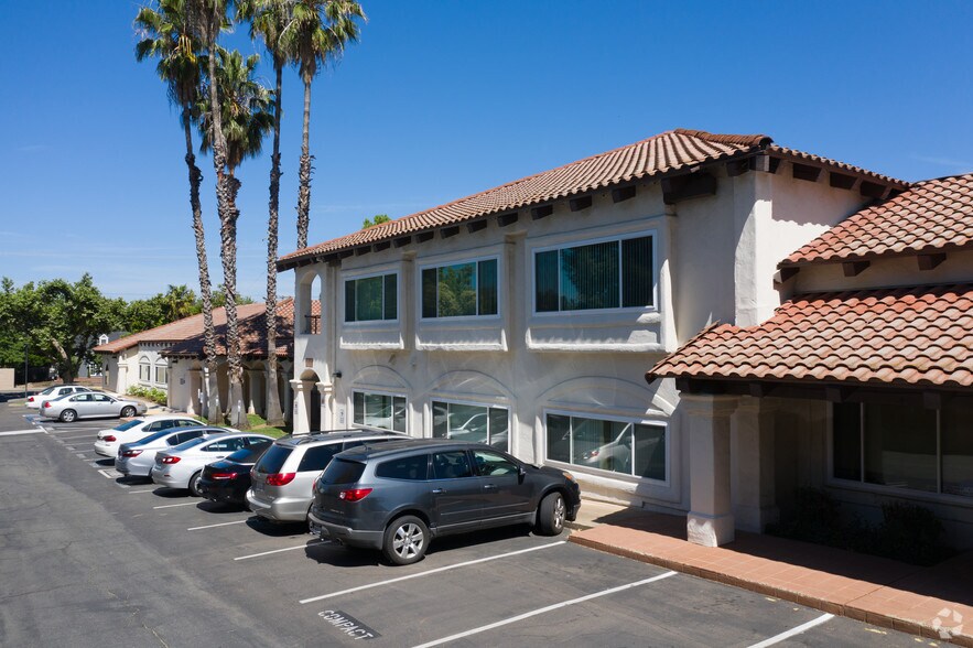 More Photos Of 8350 Auburn Blvd, Citrus Heights Office For Lease