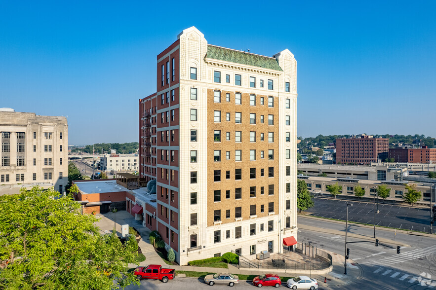 Primary Photo Of 215 W Pershing Rd, Kansas City Office Residential For Lease