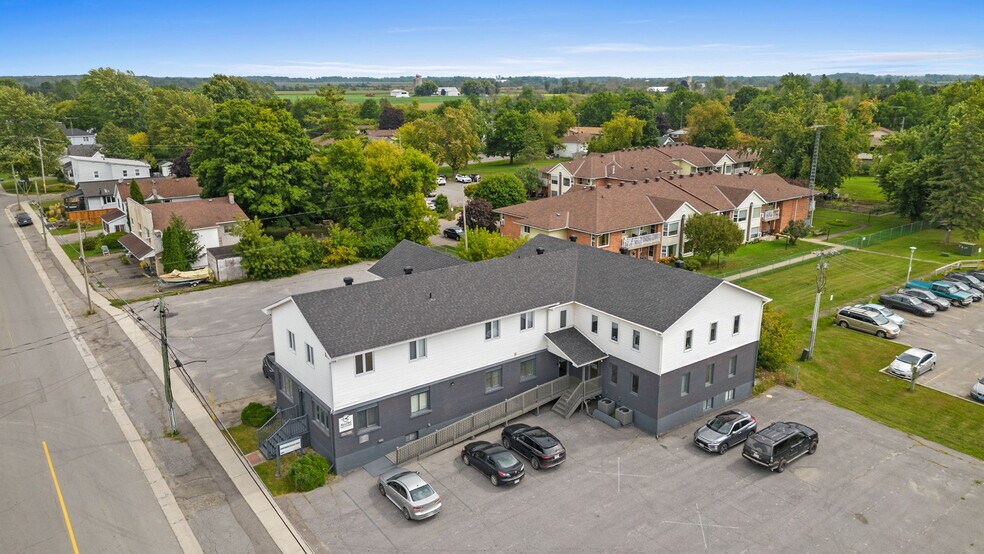 More Photos Of 457 Main St E, Winchester Medical For Sale