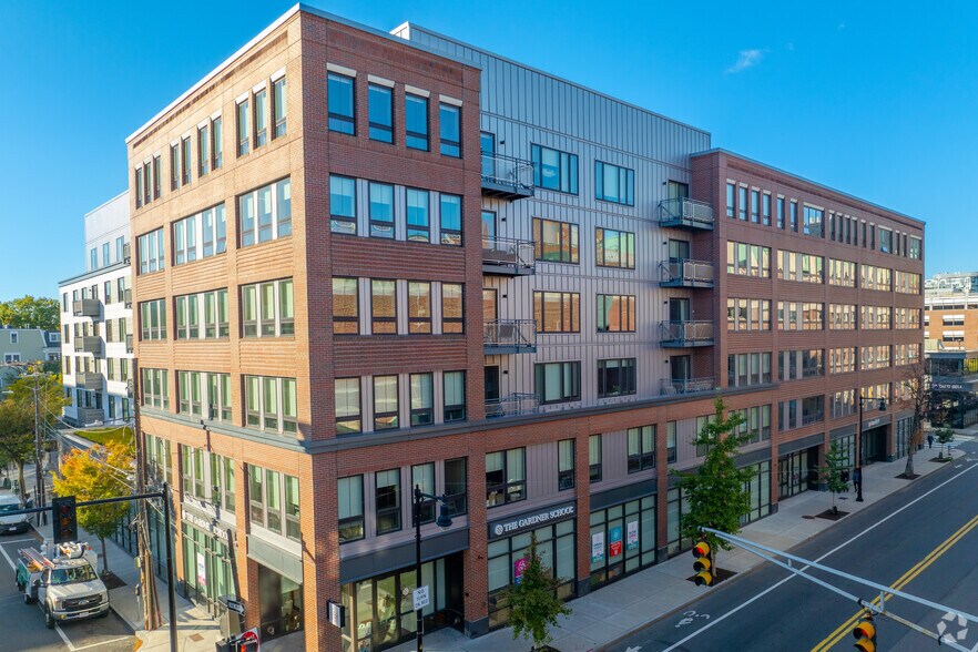 Primary Photo Of 21 Charles St, Cambridge Apartments For Lease