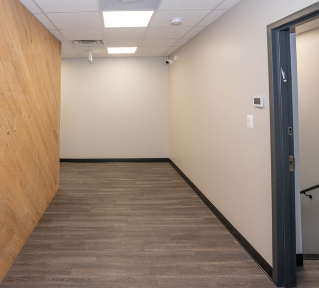 More Photos Of 2001 Windsor Ave, Baltimore Warehouse For Lease