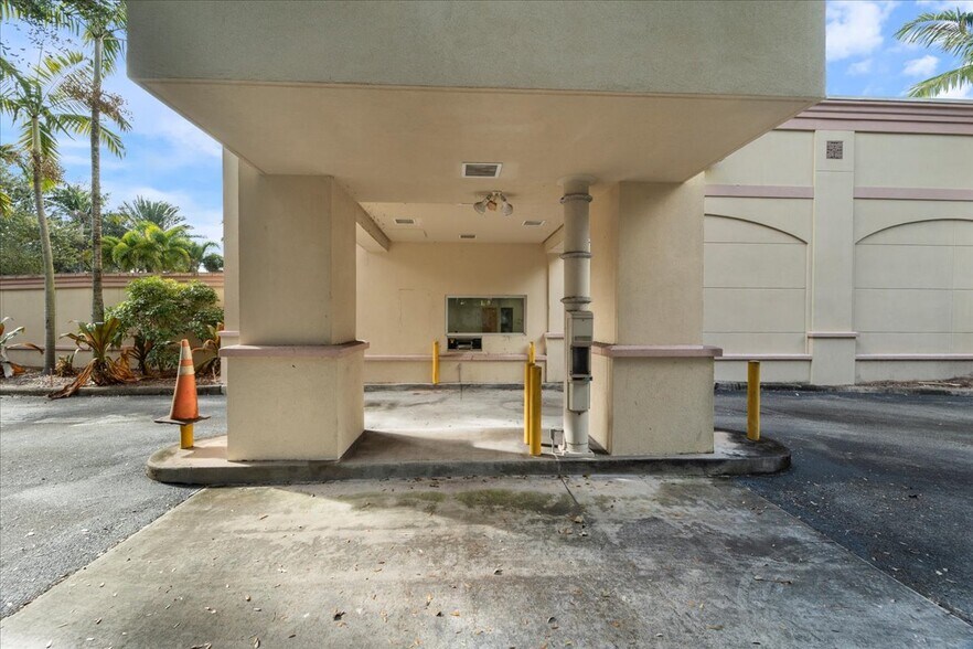More Photos Of 12750 S Military Trl, Boynton Beach Drugstore For Sale