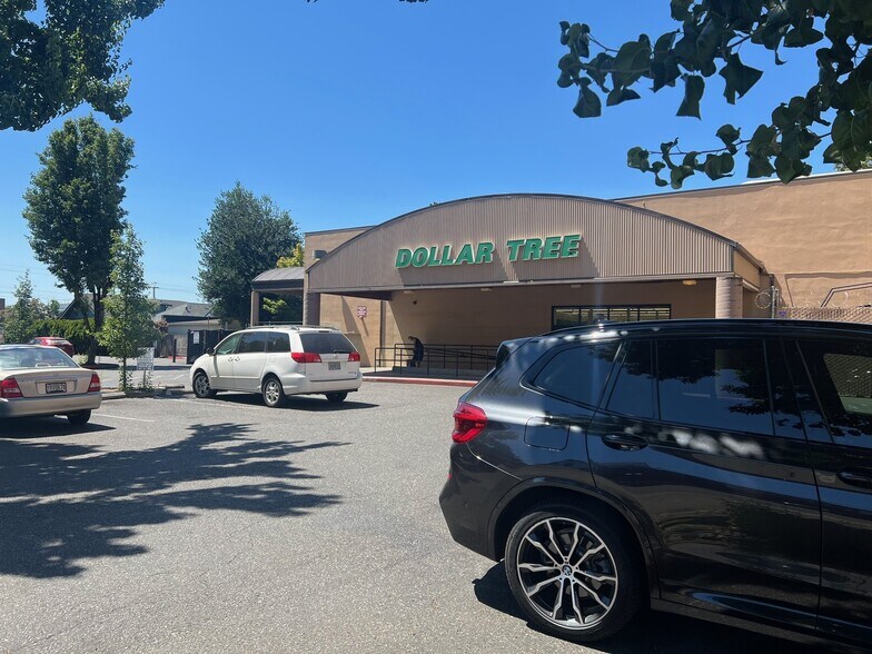 More Photos Of 1815 NE 43rd Ave, Portland Supermarket For Lease