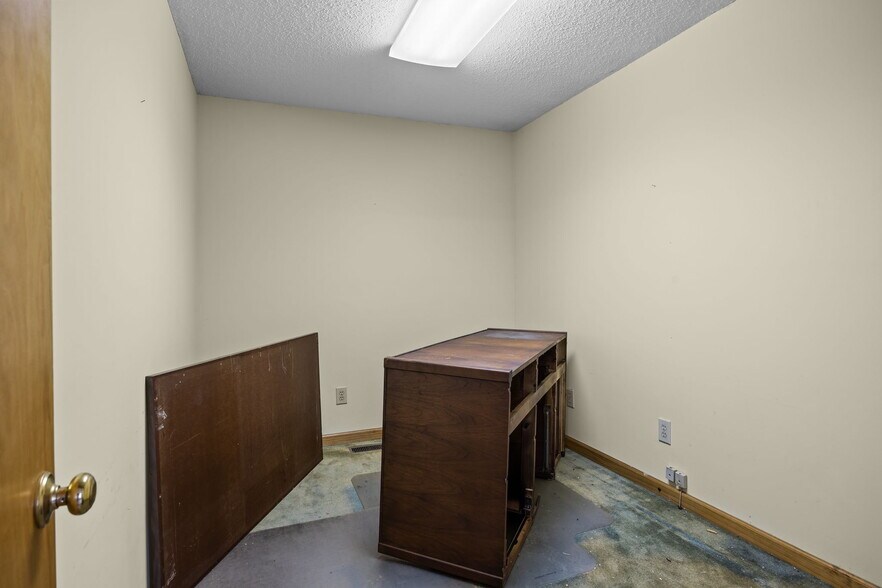 More Photos Of 710 US Highway 52 Highway N, Albemarle Office For Sale