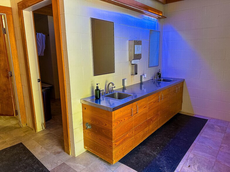 More Photos Of 7009 Creek Stone Rd, Milton Lodge Meeting Hall For Sale