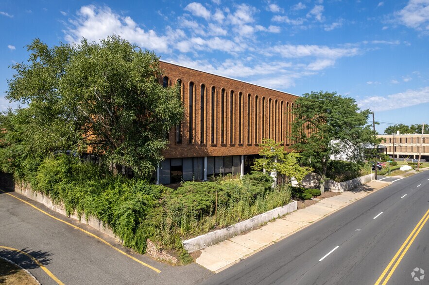 More Photos Of 55 Morris Ave, Springfield Office For Lease