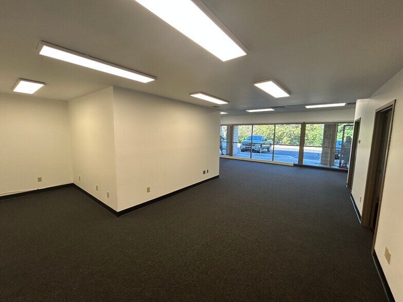 More Photos Of 3371 W Cleveland Rd, South Bend Light Distribution For Lease