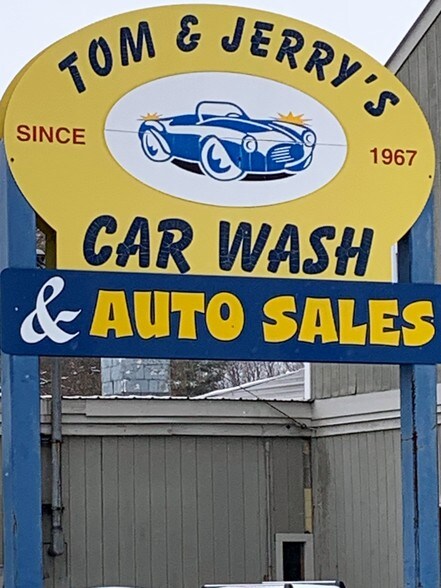 More Photos Of 307 Main St, Westbrook Carwash For Sale